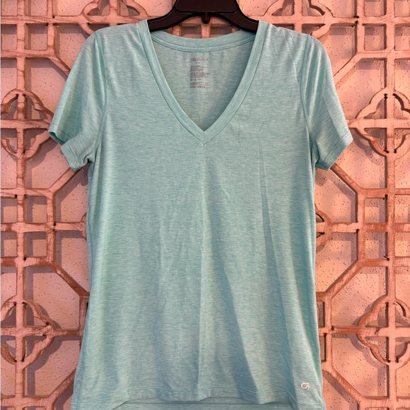 Four GAP Fit Breathe V Neck Shirts - Picture 4 of 9